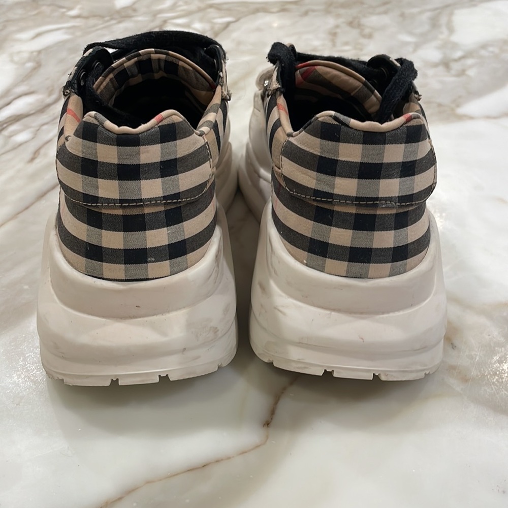 Burberry
Chunky Regis Check Sneakers - Picture 3 of 4